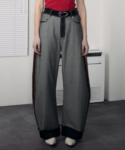 le ELMi（ルエルミ）の「Roll-up fringe outlinking denim pants / ロールアップ フリンジ アウトリンキング デニムパンツ【セットアップ対応】（デニムパンツ・レディース・ブラック/ブルー・M/L）」の13枚目の写真