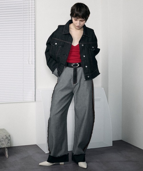 le ELMi（ルエルミ）の「Roll-up fringe outlinking denim pants / ロールアップ フリンジ アウトリンキング デニムパンツ【セットアップ対応】（デニムパンツ・レディース・ブラック/ブルー・M/L）」の20枚目の写真