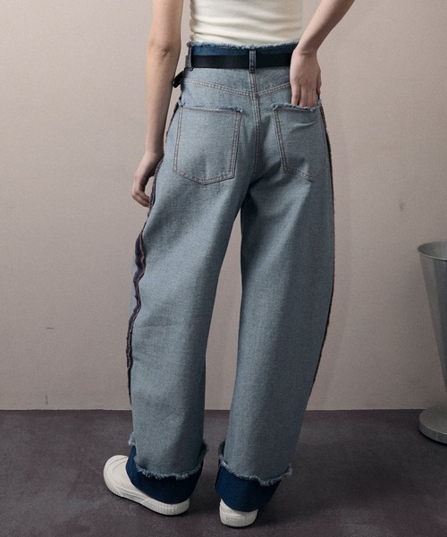 le ELMi（ルエルミ）の「Roll-up fringe outlinking denim pants / ロールアップ フリンジ アウトリンキング デニムパンツ【セットアップ対応】（デニムパンツ・レディース・ブラック/ブルー・M/L）」の5枚目の写真