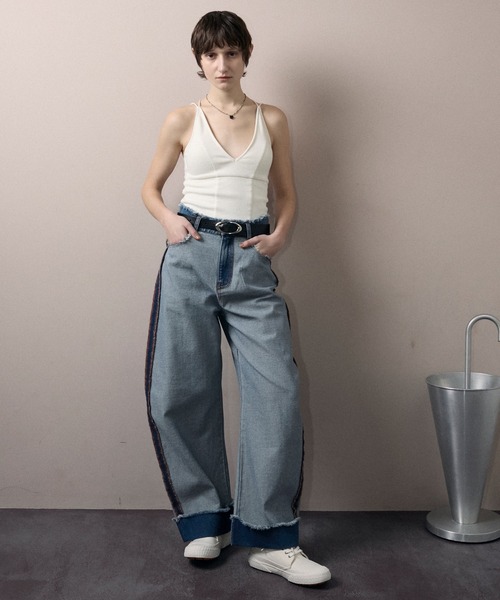 le ELMi（ルエルミ）の「Roll-up fringe outlinking denim pants / ロールアップ フリンジ アウトリンキング デニムパンツ【セットアップ対応】（デニムパンツ・レディース・ブラック/ブルー・M/L）」の9枚目の写真