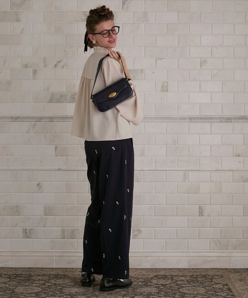 BONLECILL noir(ボンルシールノワール)の「【BONLECILL noir】クラシックワンハンドルフラップスクエアバッグ(ハンドバッグ・レディース・レッド/ブラック/ネイビー/ブラウン・FREE)」の6枚目の写真