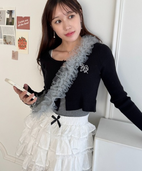 Loueme(ルエム)の「【7色展開】フリルチュールスマホショルダー/マルチショルダーストラップ(スマホグッズ・レディース・アイボリー/ブラック/ライトブルー/グレー/ホワイト/ピンク/ライトグリーン・FREE)」の12枚目の写真