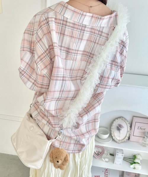 Loueme(ルエム)の「【7色展開】フリルチュールスマホショルダー/マルチショルダーストラップ(スマホグッズ・レディース・アイボリー/ブラック/ライトブルー/グレー/ホワイト/ピンク/ライトグリーン・FREE)」の20枚目の写真