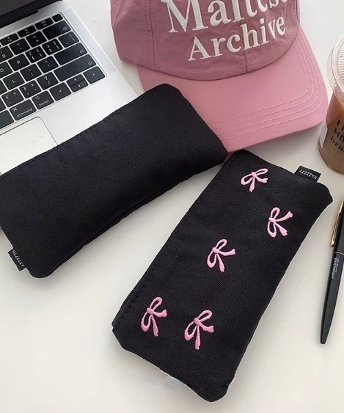 E&C closet…（イーアンドシークローゼット）の「リボン刺繍スリムペンケース（ポーチ・レディース・ブラック・FREE）」の15枚目の写真