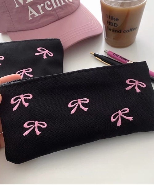 E&C closet…（イーアンドシークローゼット）の「リボン刺繍スリムペンケース（ポーチ・レディース・ブラック・FREE）」の12枚目の写真