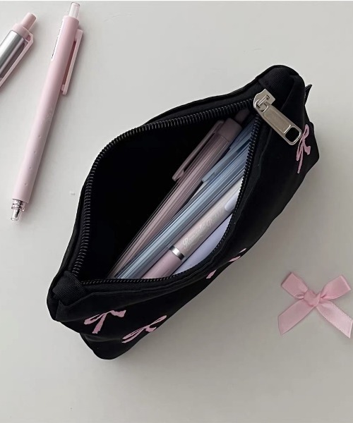 E&C closet…（イーアンドシークローゼット）の「リボン刺繍スリムペンケース（ポーチ・レディース・ブラック・FREE）」の20枚目の写真