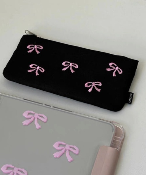E&C closet…（イーアンドシークローゼット）の「リボン刺繍スリムペンケース（ポーチ・レディース・ブラック・FREE）」の8枚目の写真