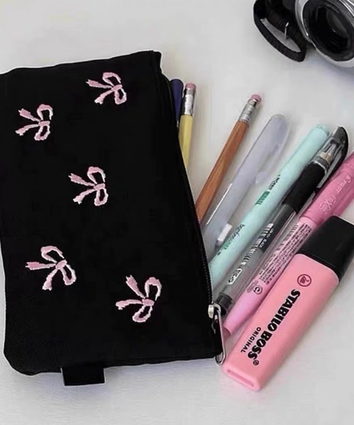 E&C closet…（イーアンドシークローゼット）の「リボン刺繍スリムペンケース（ポーチ・レディース・ブラック・FREE）」の17枚目の写真