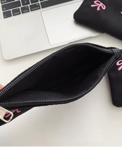 E&C closet…（イーアンドシークローゼット）の「リボン刺繍スリムペンケース（ポーチ・レディース・ブラック・FREE）」の21枚目の写真