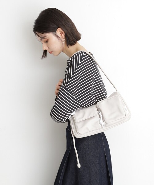 THE SHOP TK （ザ ショップ ティーケー ）の「立体多ポケットミニショルダーバッグ（ショルダーバッグ・レディース・ブラック/グレー・00）」の3枚目の写真