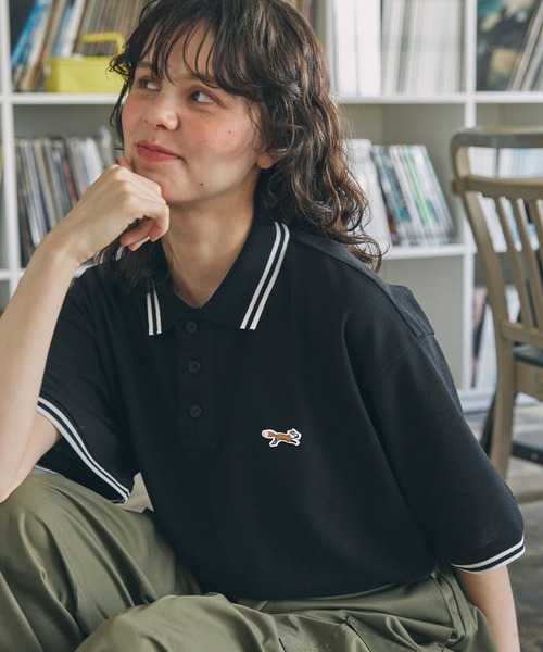 PENNEYS(ぺニーズ)の「PENNEYS/ペニーズ 別注 THE FOX ロゴ ワッペン刺繍 ラインデザイン 鹿の子ポロシャツ(ポロシャツ・レディース・アイボリー/ブラウン/ネイビー/オフホワイト/ブラック・FREE)」の3枚目の写真