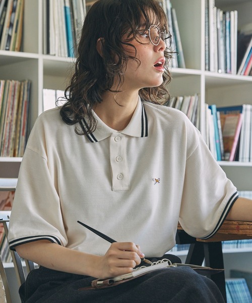 PENNEYS(ぺニーズ)の「PENNEYS/ペニーズ 別注 THE FOX ロゴ ワッペン刺繍 ラインデザイン 鹿の子ポロシャツ(ポロシャツ・レディース・アイボリー/ブラウン/ネイビー/オフホワイト/ブラック・FREE)」の13枚目の写真