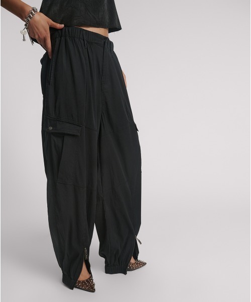 One Tea spoon(ワンティースプーン)の「PARTY FLIGHT PANTS(カーゴパンツ・レディース・ブラック・S)」の3枚目の写真