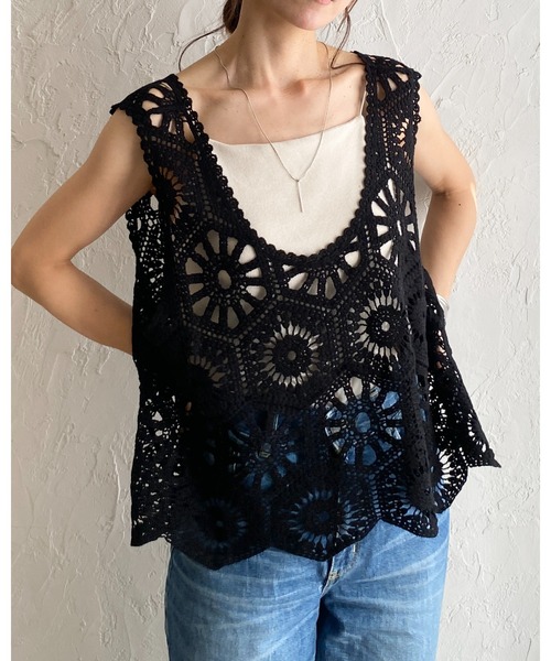 She's Closet（シーズクローゼット）の「綿100%ミドル丈深Vネック かぎ編み ビスチェ クロシェベスト（ベスト・レディース・アイボリー/ブラック・FREE）」の8枚目の写真