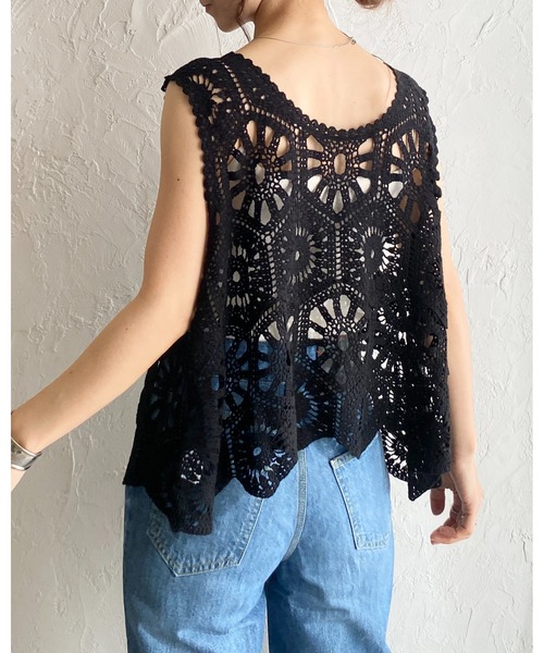 She's Closet（シーズクローゼット）の「綿100%ミドル丈深Vネック かぎ編み ビスチェ クロシェベスト（ベスト・レディース・アイボリー/ブラック・FREE）」の9枚目の写真