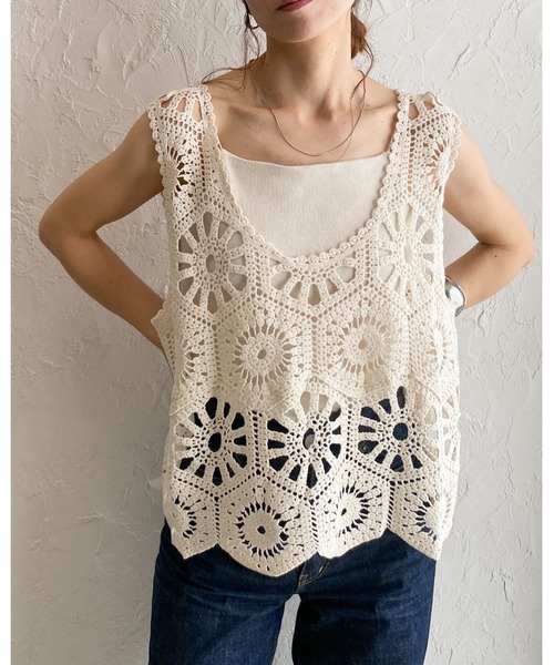 She's Closet（シーズクローゼット）の「綿100%ミドル丈深Vネック かぎ編み ビスチェ クロシェベスト（ベスト・レディース・アイボリー/ブラック・FREE）」の10枚目の写真