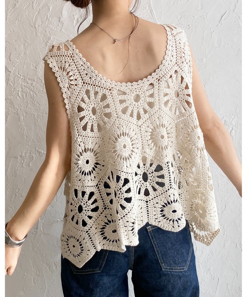 She's Closet（シーズクローゼット）の「綿100%ミドル丈深Vネック かぎ編み ビスチェ クロシェベスト（ベスト・レディース・アイボリー/ブラック・FREE）」の12枚目の写真