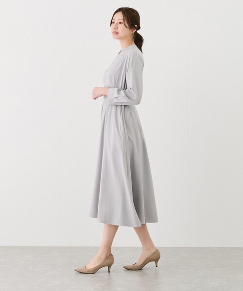 Jayro（ジャイロ）の「無地タック入り前開きワンピース（ワンピース・レディース・ライトグレー/ベージュ/ネイビー・M）」の11枚目の写真