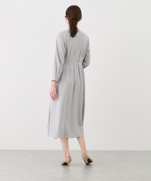 Jayro（ジャイロ）の「無地タック入り前開きワンピース（ワンピース・レディース・ライトグレー/ベージュ/ネイビー・M）」の12枚目の写真