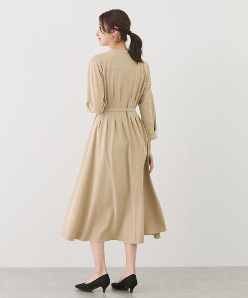 Jayro（ジャイロ）の「無地タック入り前開きワンピース（ワンピース・レディース・ライトグレー/ベージュ/ネイビー・M）」の17枚目の写真