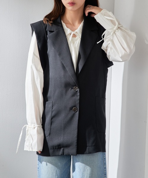 MAISON BREEZE(メゾンブリーズ)の「【MAISON BREEZE】リネンタッチテーラードジレ XNN(ベスト・レディース・グレイッシュベージュ/ブラック・FREE)」の1枚目の写真