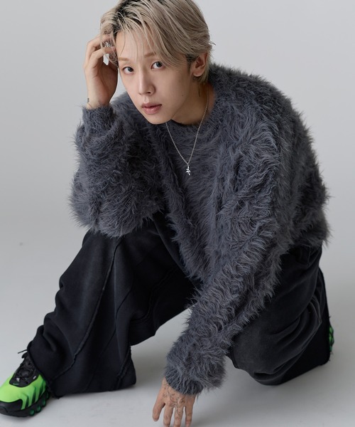 MSG（エムエスジー）の「ワンポイントフェザーショートニット【UNISEX】（ニット/セーター・メンズ・チャコール/ブラック/ブラウン/グレー/ベージュ/マスタード・XL/L/M/S）」の4枚目の写真