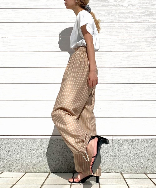 Q（キュー）の「裾ドロストストレートパンツ（その他パンツ・レディース・ベージュ系その他/チャコールグレー・MEDIUM）」の18枚目の写真