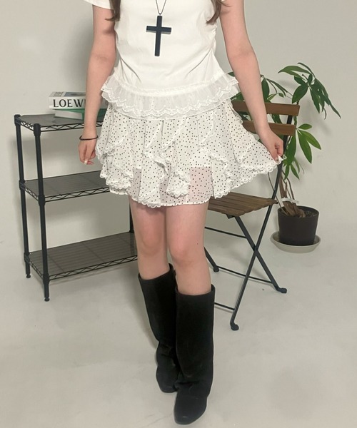 .KOM(ドットコム)の「A'GEM/9 × .kom 『.KOM/ドットケーオーエム』ドットフリルレースショートスカート(スカート・レディース・アイボリー/ブラック・FREE)」の2枚目の写真