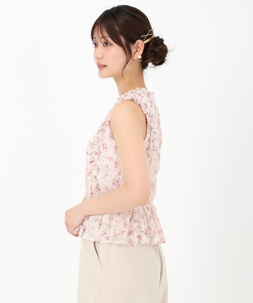 MISCH MASCH(ミッシュマッシュ)の「小花柄シャーリングノースリブラウス(シャツ/ブラウス・レディース・ブラック/ピンク/ホワイト・フリ-)」の12枚目の写真