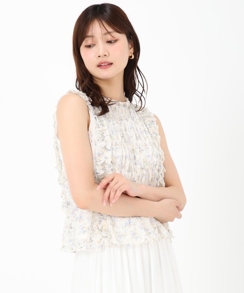 MISCH MASCH(ミッシュマッシュ)の「小花柄シャーリングノースリブラウス(シャツ/ブラウス・レディース・ブラック/ピンク/ホワイト・フリ-)」の19枚目の写真