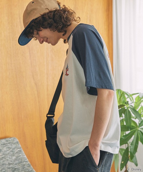 Disney（ディズニー）の「【Disney】ディズニー / FANTASIA /ミッキーマウス / ファンタジア / 別注グラフィックプリント半袖Tシャツ（Tシャツ/カットソー・レディース・ブラック系/チャコールグレー/スミクロ/ネイビー・FREE）」の11枚目の写真