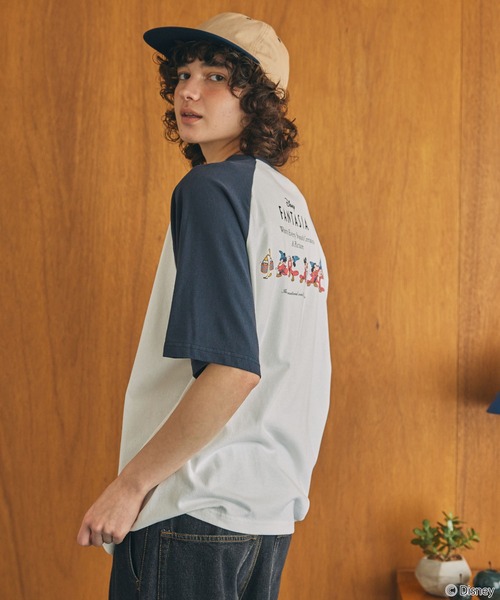 Disney（ディズニー）の「【Disney】ディズニー / FANTASIA /ミッキーマウス / ファンタジア / 別注グラフィックプリント半袖Tシャツ（Tシャツ/カットソー・レディース・ブラック系/チャコールグレー/スミクロ/ネイビー・FREE）」の12枚目の写真