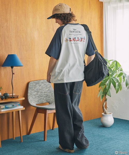 Disney（ディズニー）の「【Disney】ディズニー / FANTASIA /ミッキーマウス / ファンタジア / 別注グラフィックプリント半袖Tシャツ（Tシャツ/カットソー・レディース・ブラック系/チャコールグレー/スミクロ/ネイビー・FREE）」の19枚目の写真