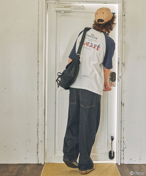 Disney（ディズニー）の「【Disney】ディズニー / FANTASIA /ミッキーマウス / ファンタジア / 別注グラフィックプリント半袖Tシャツ（Tシャツ/カットソー・レディース・ブラック系/チャコールグレー/スミクロ/ネイビー・FREE）」の20枚目の写真