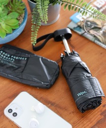 niko and...(ニコアンド)の【Wpc.(ダブリュピーシー)】バックプロテクト タイニー【晴雨兼用】(折りたたみ傘)