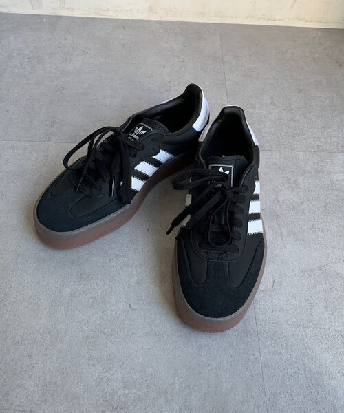 DouDou（ドゥドゥ）の「【adidas/アディダス】SAMBAE W（スニーカー・レディース・ブラック・24cm/24.5cm/23.5cm）」の2枚目の写真