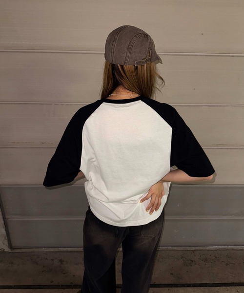 sedacle(セダクル)の「ラインストーン柄クロスアップリケTシャツ(Tシャツ/カットソー・レディース・カーキ/ブラック/ブラウン・SMALL/MEDIUM/LARGE)」の15枚目の写真
