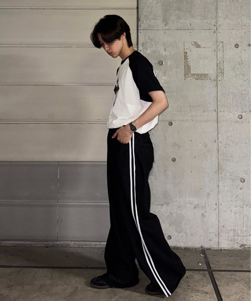 sedacle(セダクル)の「ラインストーン柄クロスアップリケTシャツ(Tシャツ/カットソー・レディース・カーキ/ブラック/ブラウン・SMALL/MEDIUM/LARGE)」の4枚目の写真