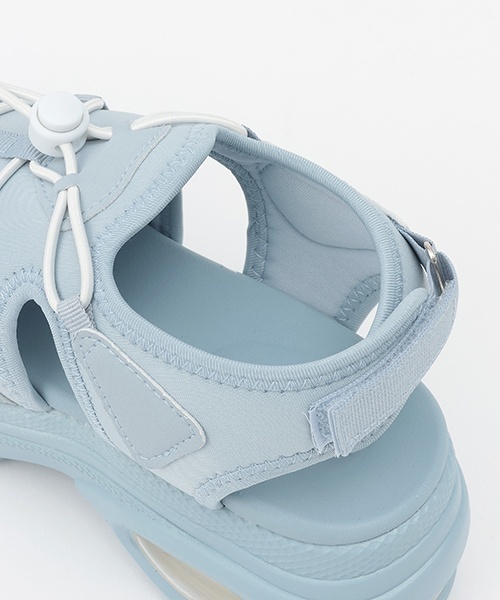 LOVETOXIC（ラブトキシック）の「ドロスト厚底サンダル（サンダル・キッズ・ブラック/オフホワイト/サックスブルー・24-24.5cm/22-22.5/23-23.5cm）」の12枚目の写真