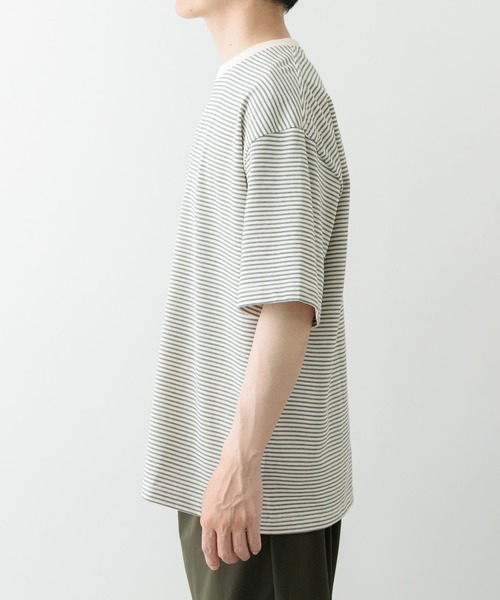 ITEMS URBANRESEARCH（アイテムズ アーバンリサーチ）の「ミジンボーダー天竺半袖T-Shirts（Tシャツ/カットソー・メンズ・ホワイト/ブラック・MEDIUM/LARGE）」の17枚目の写真