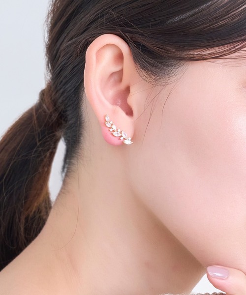 Phoebe(フィービィー)の「リーフグレースビジューピアス&イヤリング(ピアス(両耳用)・レディース・ピンクゴールド/イエローゴールド・FREE)」の7枚目の写真