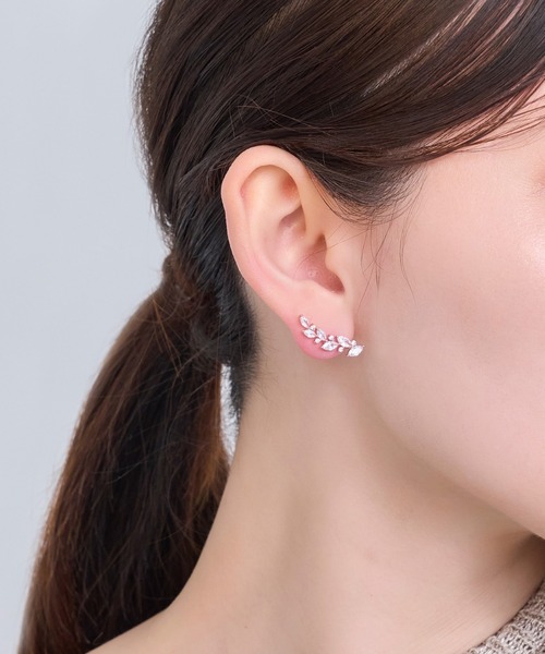 Phoebe(フィービィー)の「リーフグレースビジューピアス&イヤリング(ピアス(両耳用)・レディース・ピンクゴールド/イエローゴールド・FREE)」の15枚目の写真