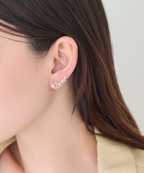 Phoebe(フィービィー)の「リーフグレースビジューピアス&イヤリング(ピアス(両耳用)・レディース・ピンクゴールド/イエローゴールド・FREE)」の3枚目の写真