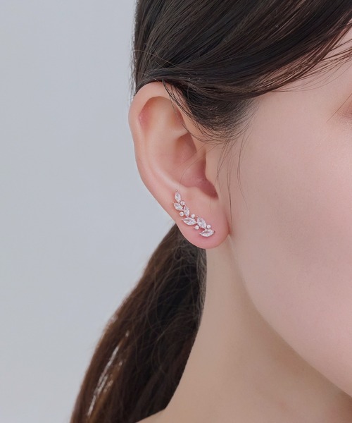Phoebe(フィービィー)の「リーフグレースビジューピアス&イヤリング(ピアス(両耳用)・レディース・ピンクゴールド/イエローゴールド・FREE)」の4枚目の写真
