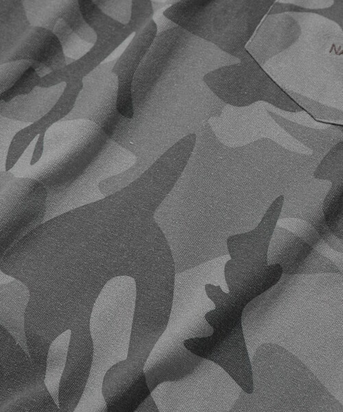 NAUTICA(ノーティカ)の「NAUTICA/ノーティカ ビックシルエット ヒドゥンロゴ カモフラ柄 クルーネック ポケットTシャツ(Tシャツ/カットソー・メンズ・グレー/オリーブ・SMALL/MEDIUM/LARGE)」の10枚目の写真