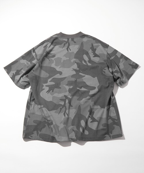 NAUTICA(ノーティカ)の「NAUTICA/ノーティカ ビックシルエット ヒドゥンロゴ カモフラ柄 クルーネック ポケットTシャツ(Tシャツ/カットソー・メンズ・グレー/オリーブ・SMALL/MEDIUM/LARGE)」の12枚目の写真