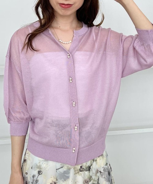 couture brooch（クチュールブローチ）の「【前後2WAY・二の腕カバー】ダブルパール調釦5分袖シアーカーディガントップス（カーディガン/ボレロ・レディース・グリーン/パープル/ブラック/オフホワイト・38/42）」の19枚目の写真
