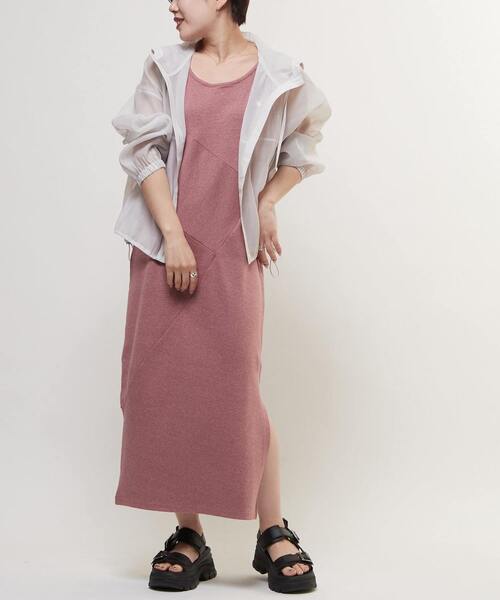 CONVERSE TOKYO(コンバーストウキョウ)の「2WAY SWITCHING PANEL RIB DRESS(ワンピース・レディース・ピンク/ベージュ/チャコールグレー・FREE)」の17枚目の写真