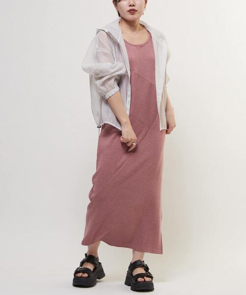 CONVERSE TOKYO(コンバーストウキョウ)の「2WAY SWITCHING PANEL RIB DRESS(ワンピース・レディース・ピンク/ベージュ/チャコールグレー・FREE)」の16枚目の写真