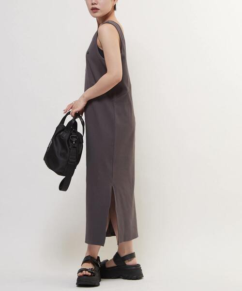 CONVERSE TOKYO(コンバーストウキョウ)の「2WAY SWITCHING PANEL RIB DRESS(ワンピース・レディース・ピンク/ベージュ/チャコールグレー・FREE)」の11枚目の写真